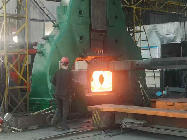 Martello idraulico elettrico